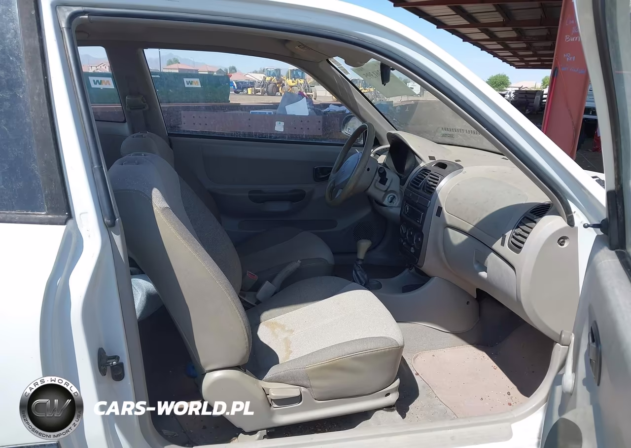 2002 Hyundai Accent L VIN:KMHCF35G62U160703 - 5