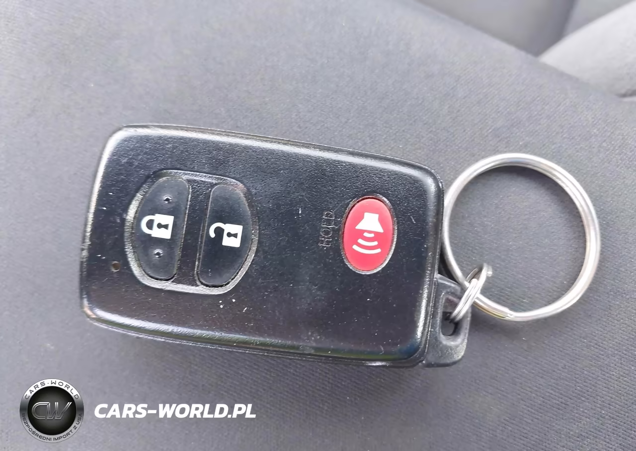 2014 Toyota Prius Two VIN:JTDKN3DU8E1736713 - 11