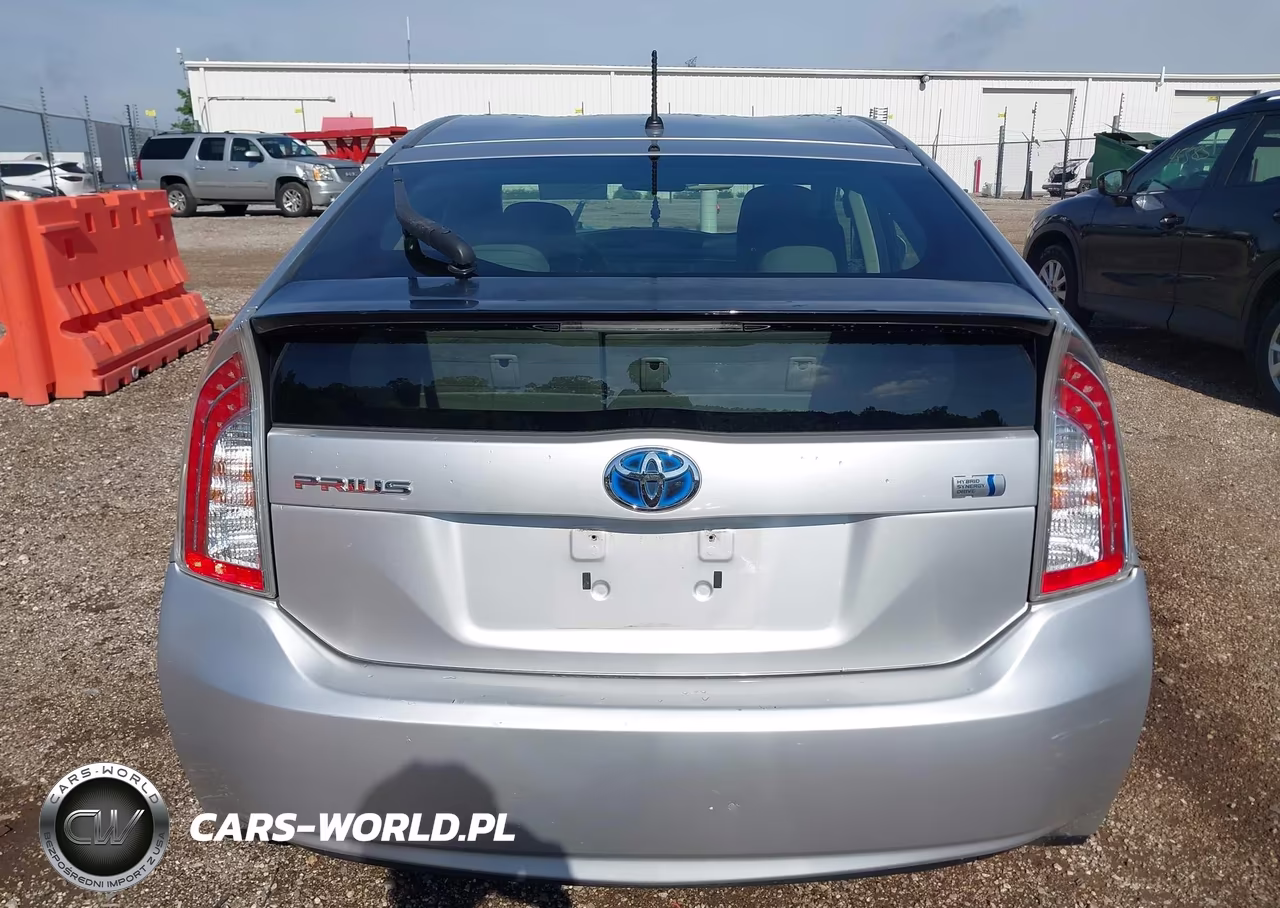 2014 Toyota Prius Two VIN:JTDKN3DU8E1736713 - 16