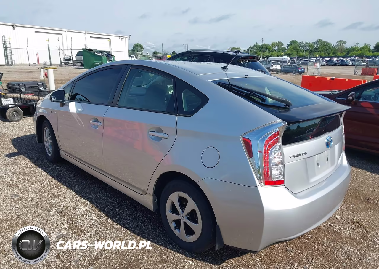 2014 Toyota Prius Two VIN:JTDKN3DU8E1736713 - 3