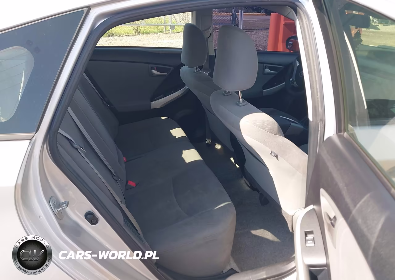2014 Toyota Prius Two VIN:JTDKN3DU8E1736713 - 8