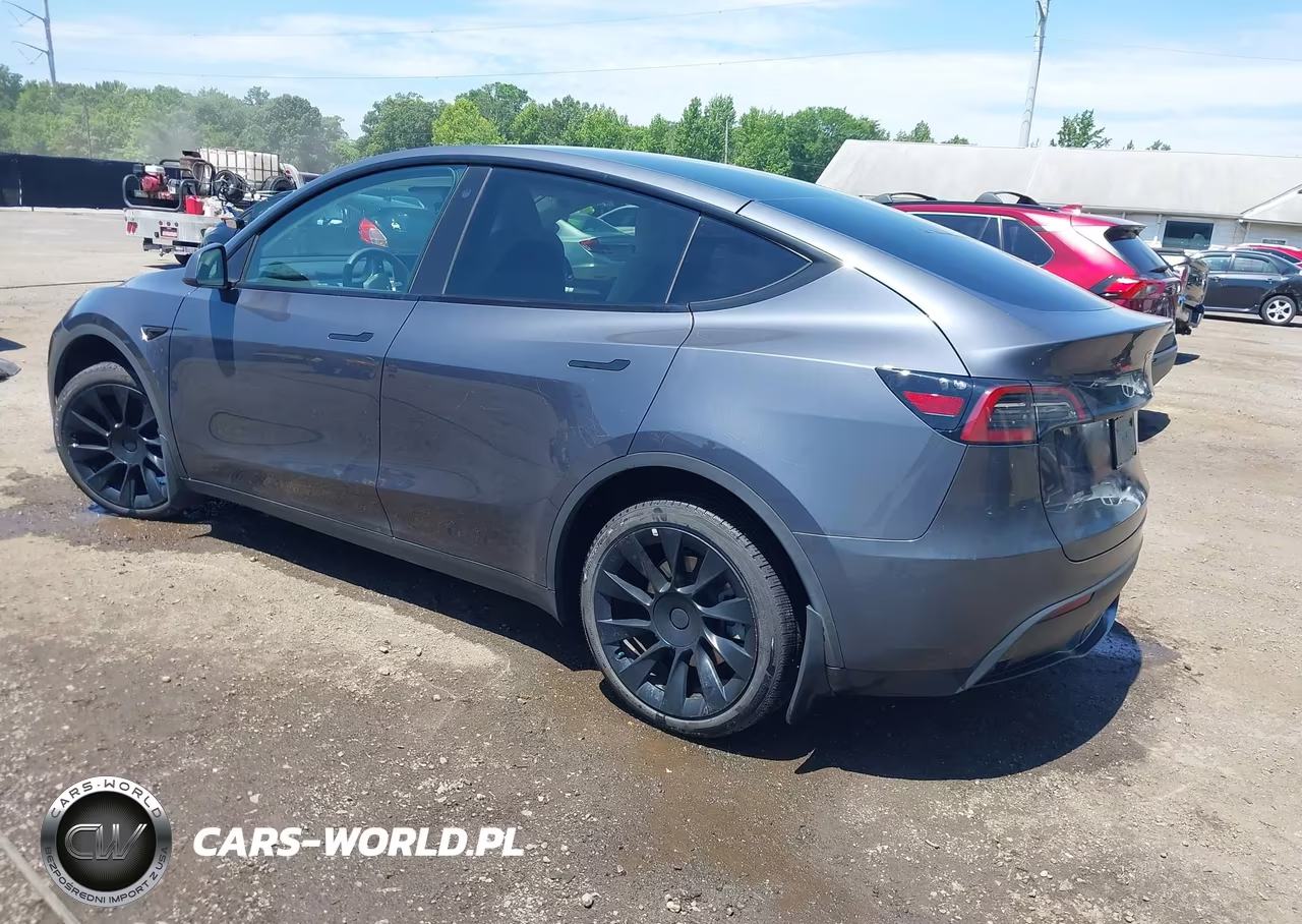 2023 Tesla Model Y Awd-Long Range Dual Motor All-Wheel Drive VIN:7SAYGDEE2PF692514 - 3