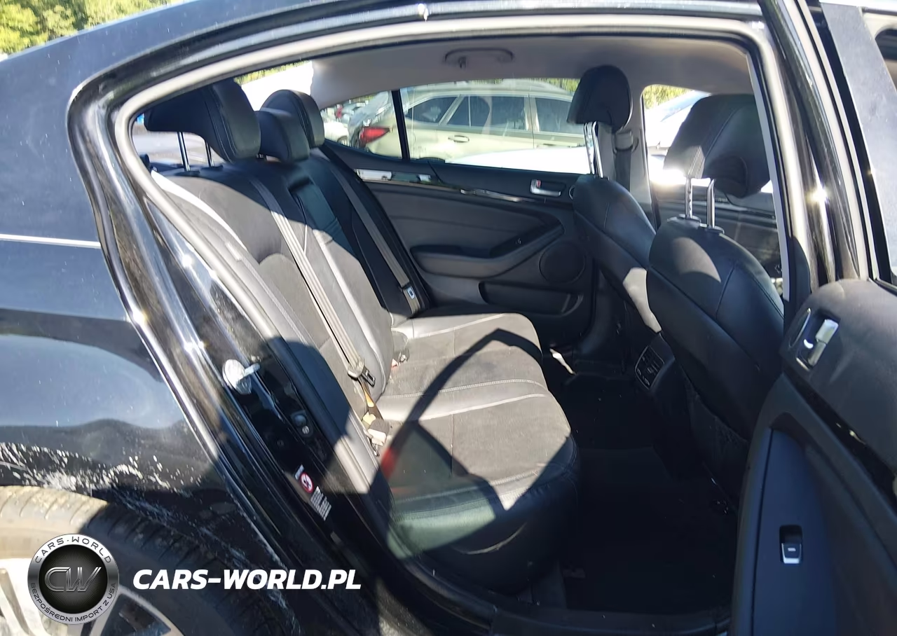 2015 Kia Cadenza Premium VIN:KNALN4D72F5190938 - 8