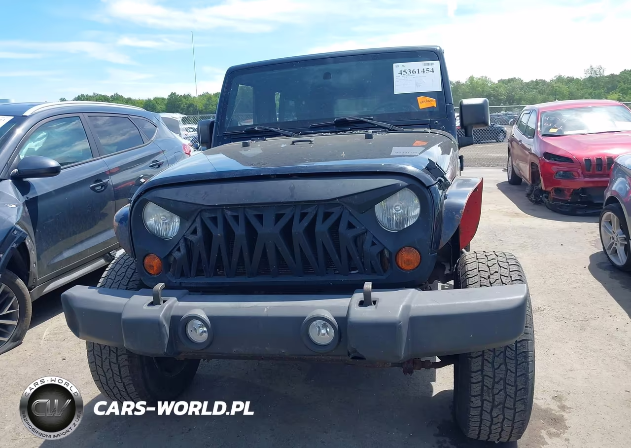 2010 Jeep Wrangler Unlimited Sahara VIN:1J4BA5H17AL220293 - 12