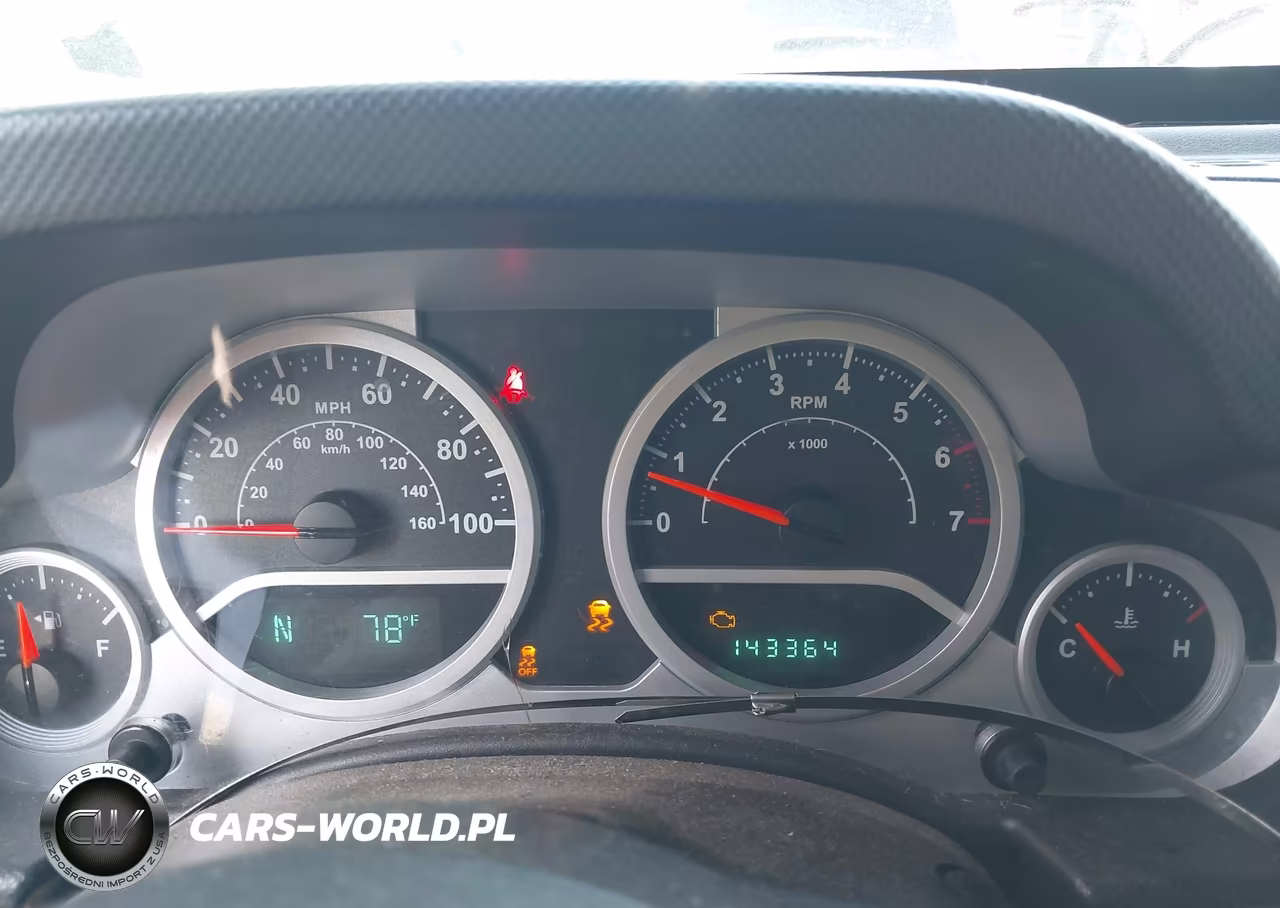 2010 Jeep Wrangler Unlimited Sahara VIN:1J4BA5H17AL220293 - 15