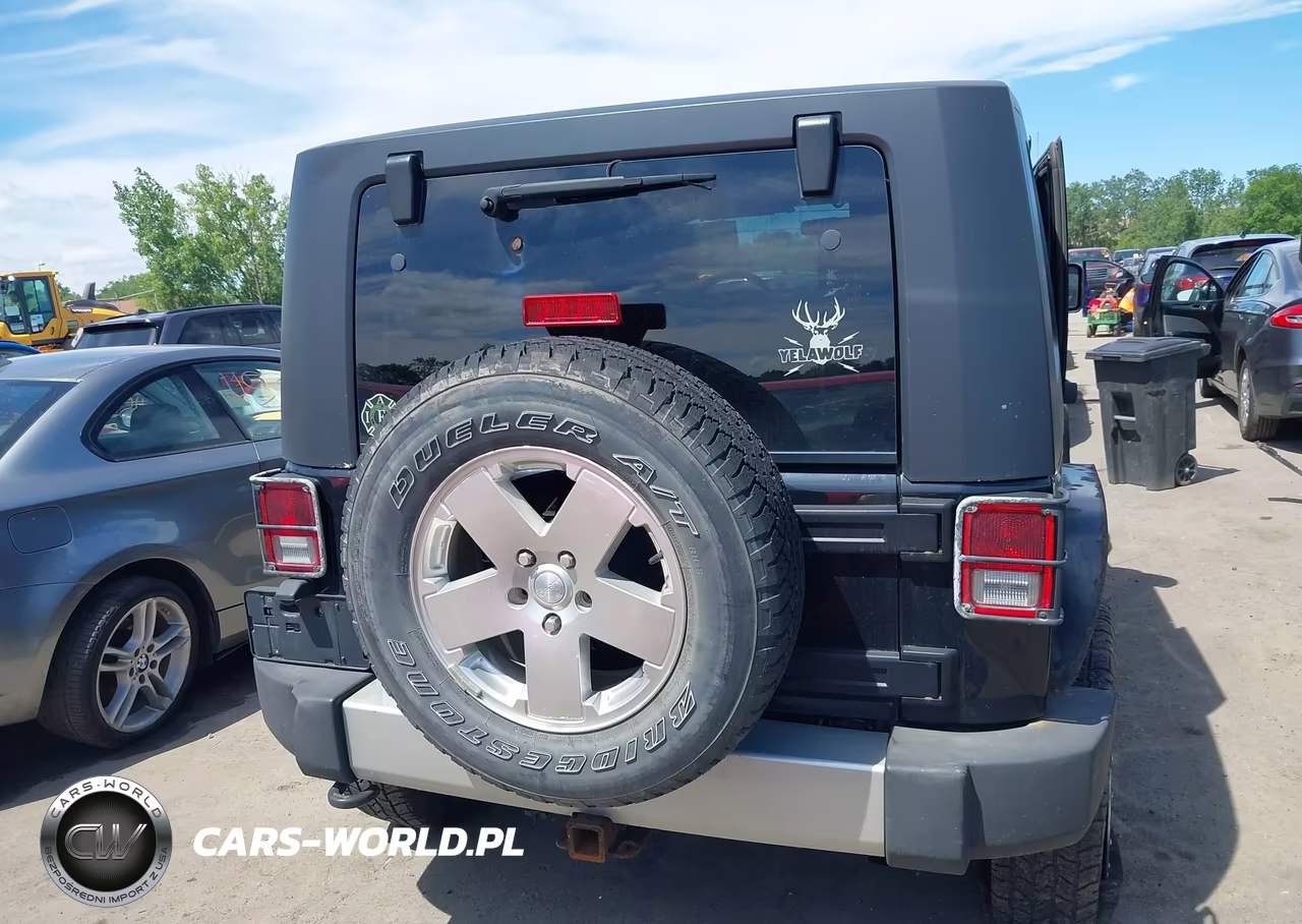 2010 Jeep Wrangler Unlimited Sahara VIN:1J4BA5H17AL220293 - 16