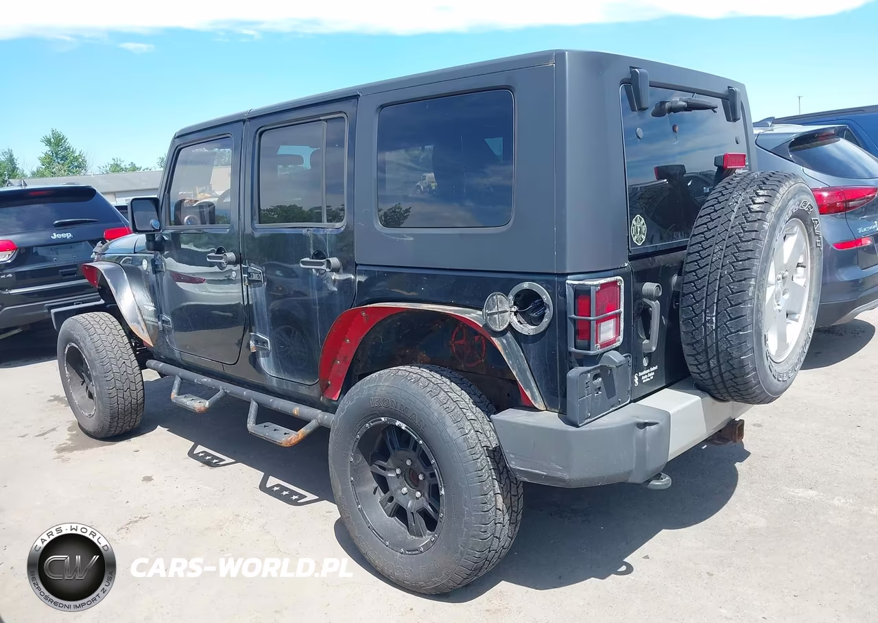 2010 Jeep Wrangler Unlimited Sahara VIN:1J4BA5H17AL220293 - 3
