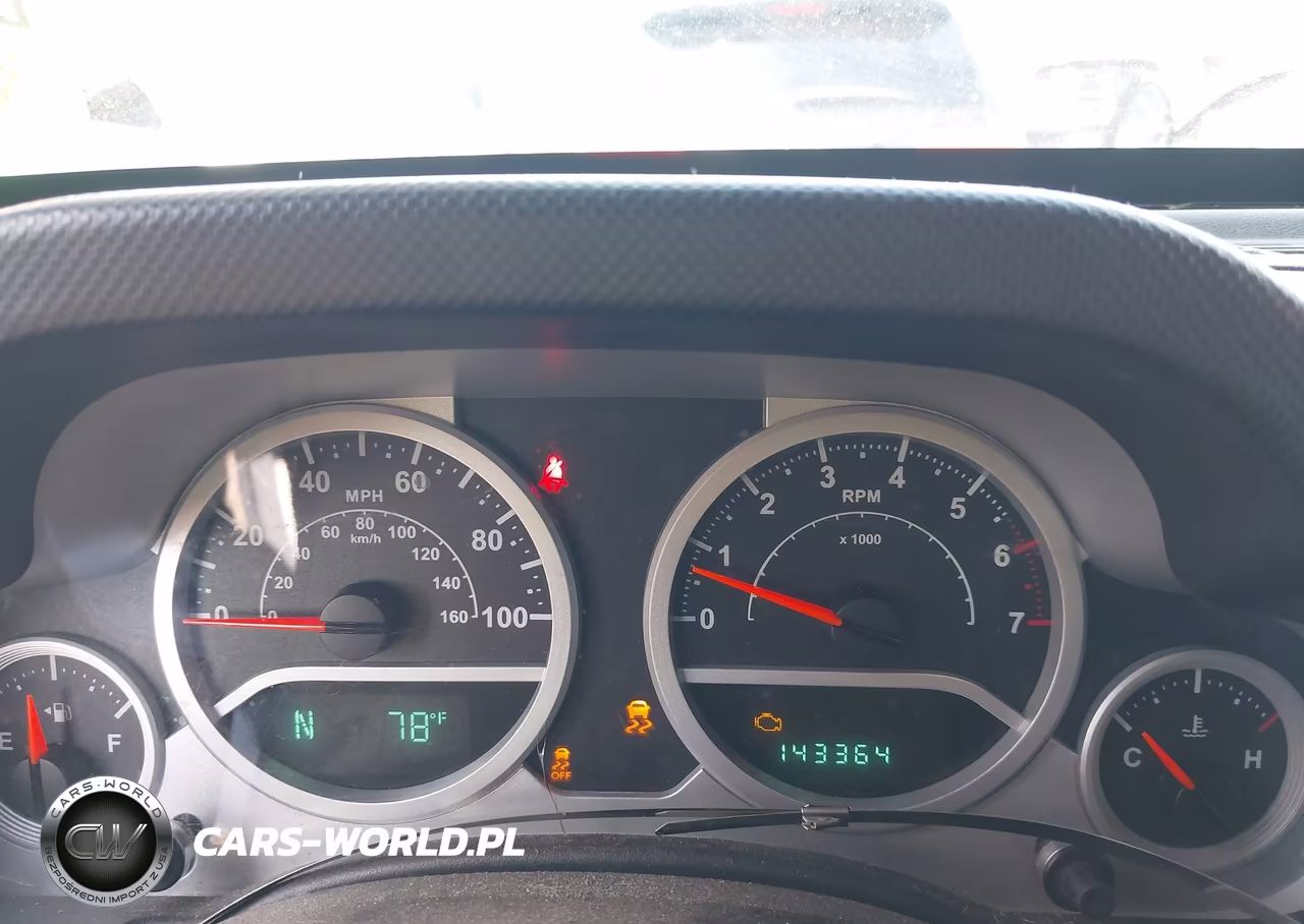 2010 Jeep Wrangler Unlimited Sahara VIN:1J4BA5H17AL220293 - 7