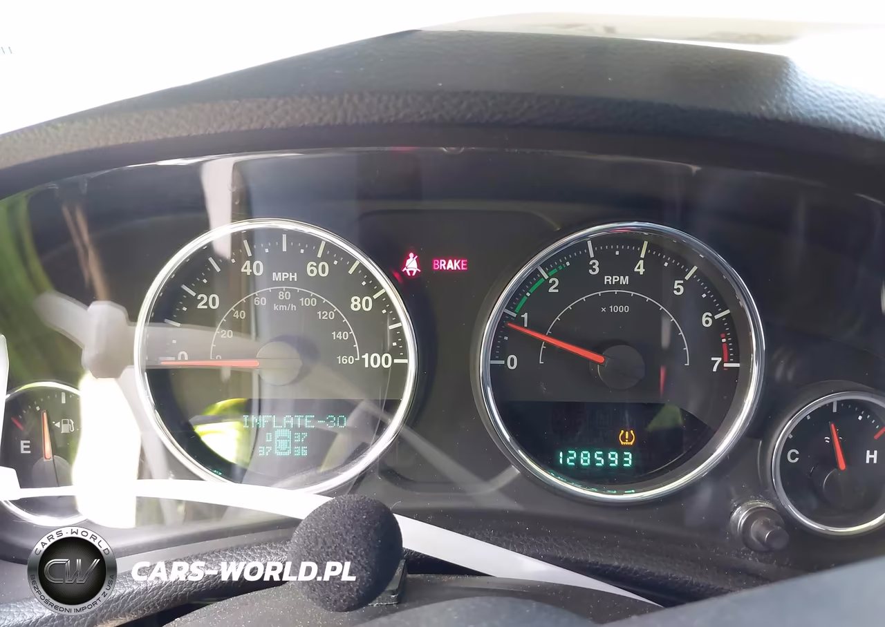 2013 Jeep Wrangler Unlimited Sport VIN:1C4BJWDGXDL667677 - 7