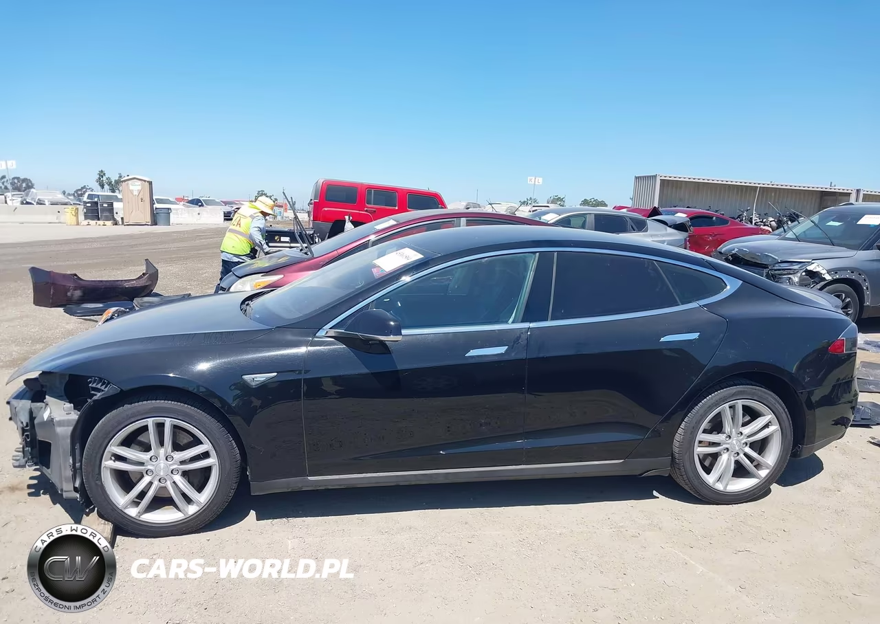 2013 Tesla Model S VIN:5YJSA1CN9DFP27745 - 15
