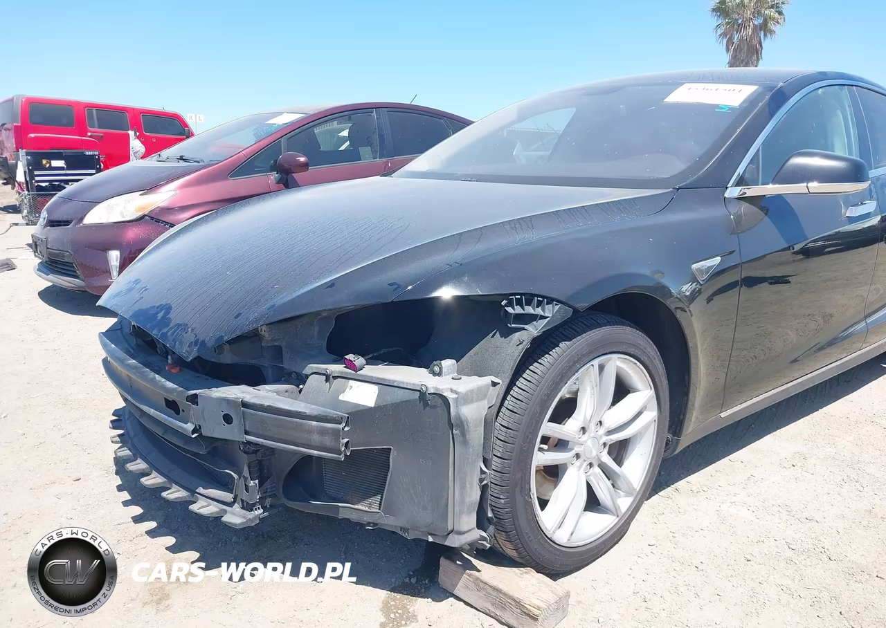 2013 Tesla Model S VIN:5YJSA1CN9DFP27745 - 20