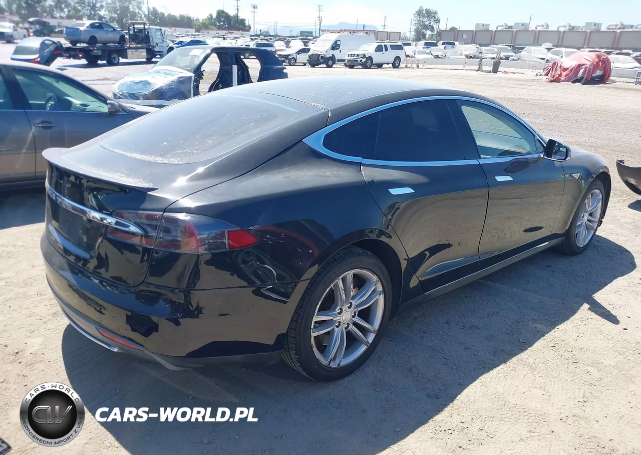2013 Tesla Model S VIN:5YJSA1CN9DFP27745 - 4