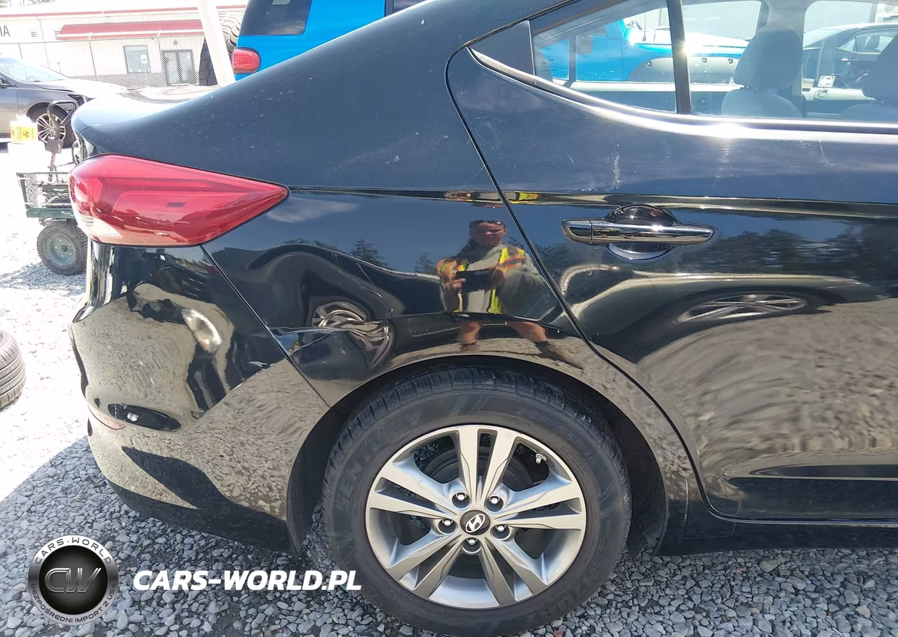 2017 Hyundai Elantra Se VIN:5NPD84LF9HH083802 - 6