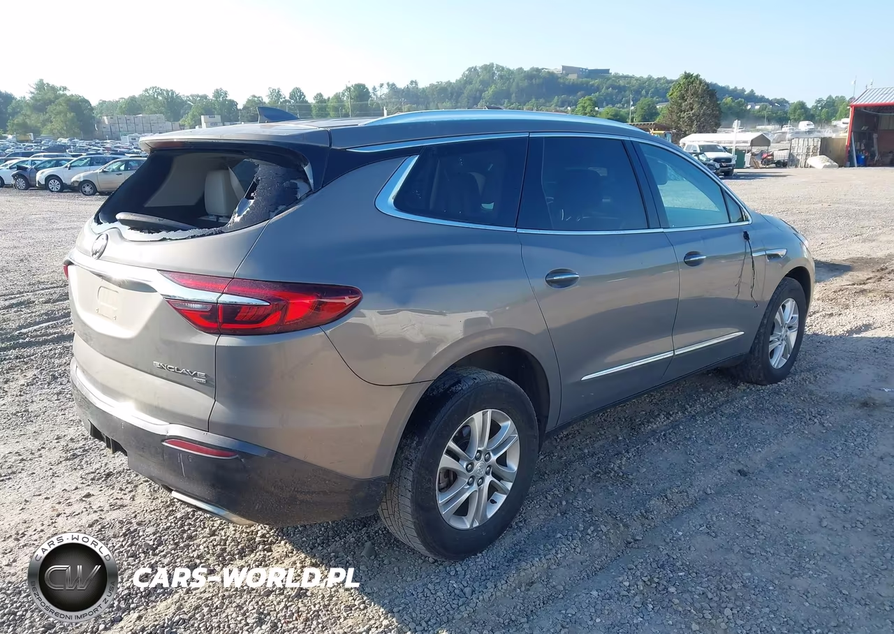 2018 Buick Enclave Essence VIN:5GAEVAKW9JJ126675 - 4
