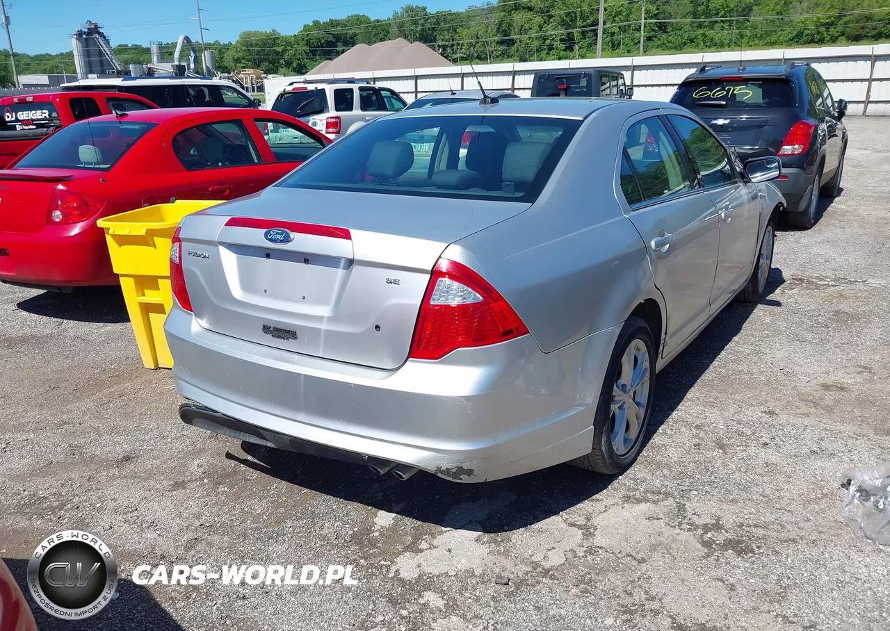 2012 Ford Fusion Se VIN:3FAHP0HA0CR180182 - 4