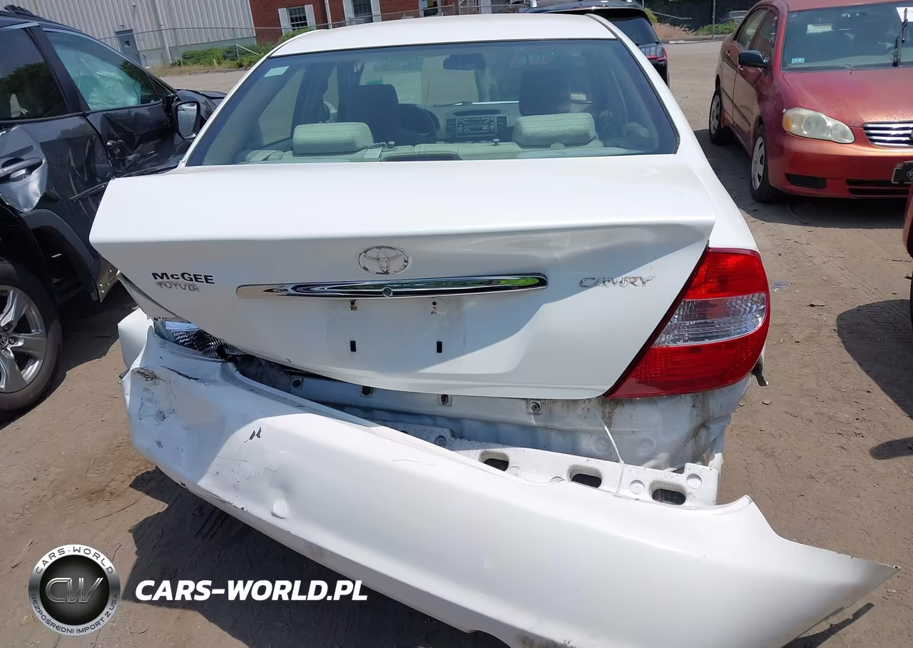 2004 Toyota Camry Le VIN:JTDBE32K240287714 - 16