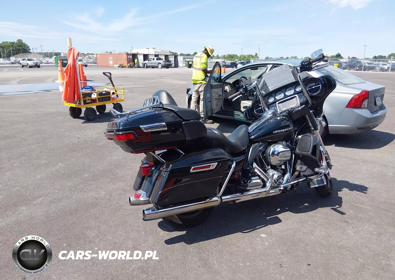 2015 Harley-Davidson Flhtk Ultra Limited VIN:1HD1KEL16FB702920 - 4