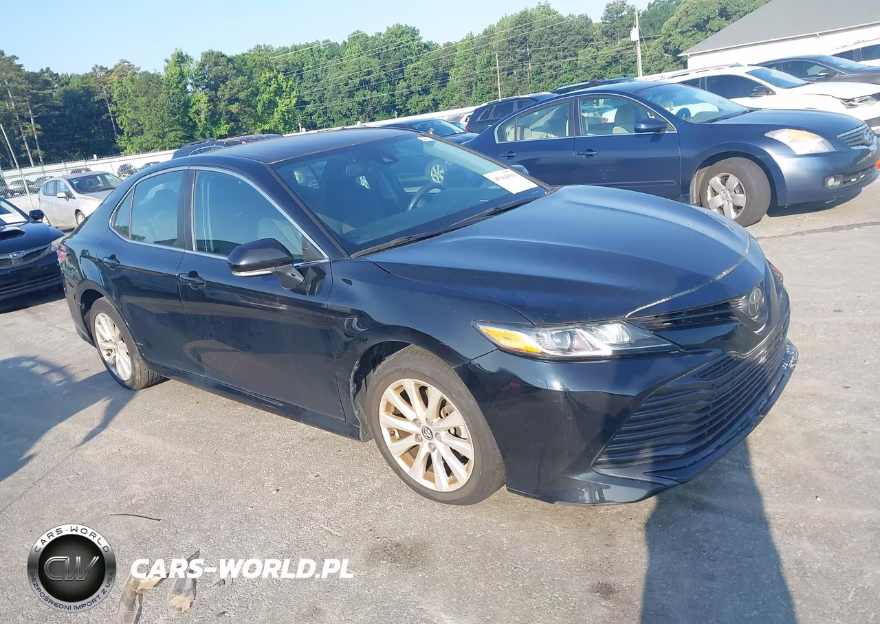 2019 Toyota Camry Le – zdjęcie 1 z 16