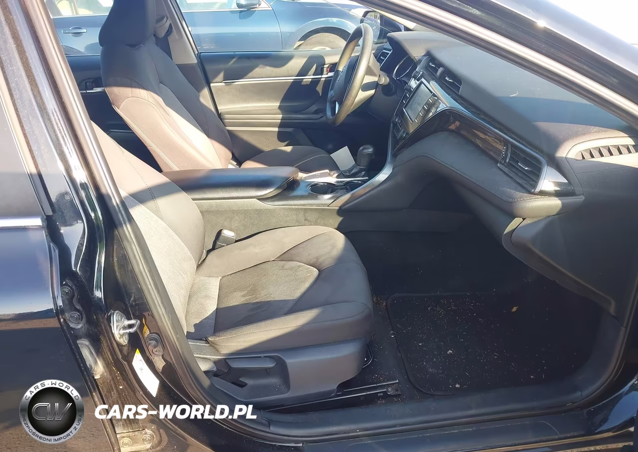2019 Toyota Camry Le VIN:4T1B11HK3KU234979 - 5