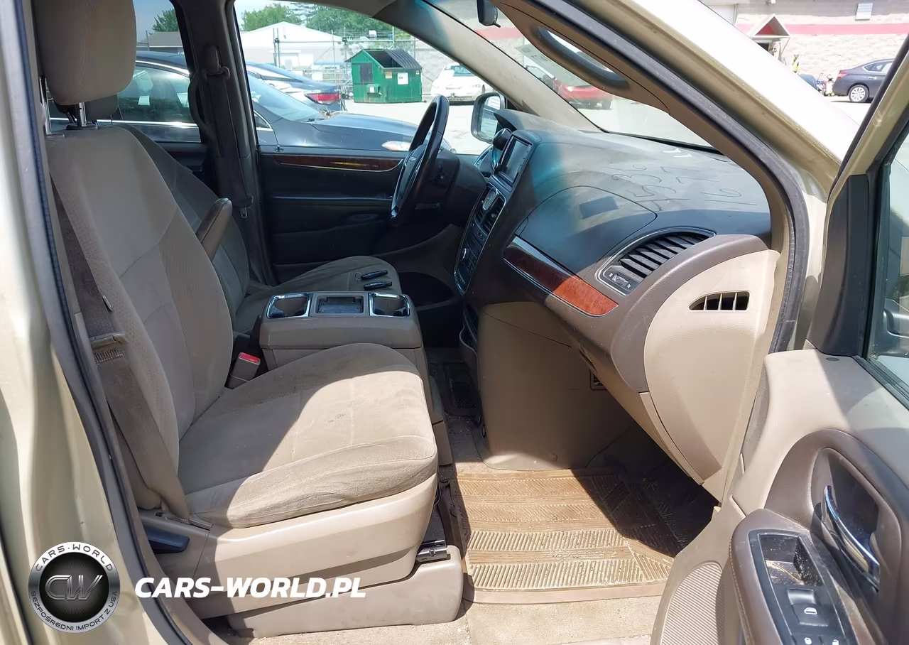 2011 Chrysler Town & Country Touring VIN:2A4RR5DG4BR768553 - 5