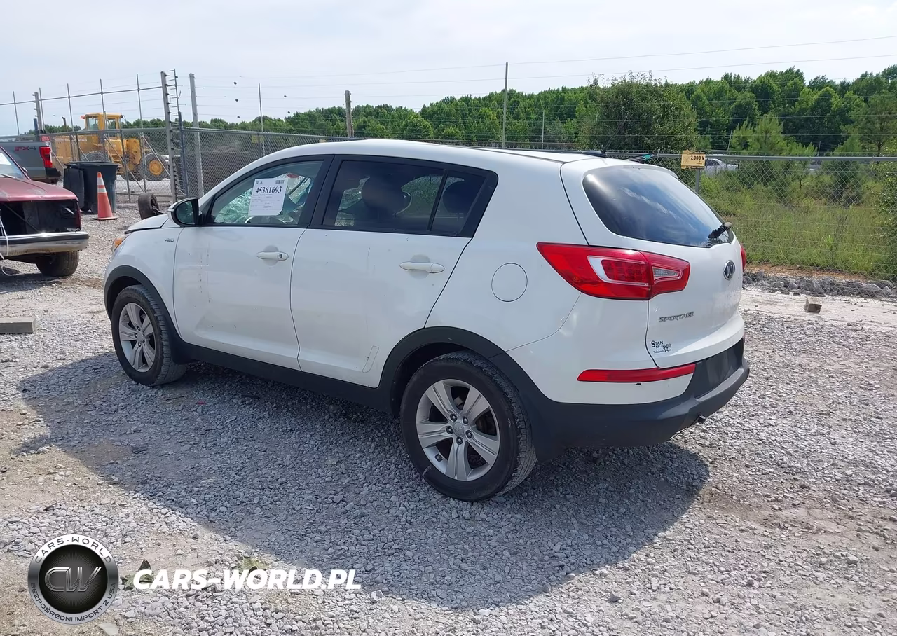2013 Kia Sportage Lx VIN:KNDPBCA25D7405228 - 3
