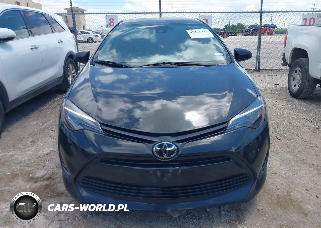 2017 Toyota Corolla Le VIN:5YFBURHE2HP599101 - 12