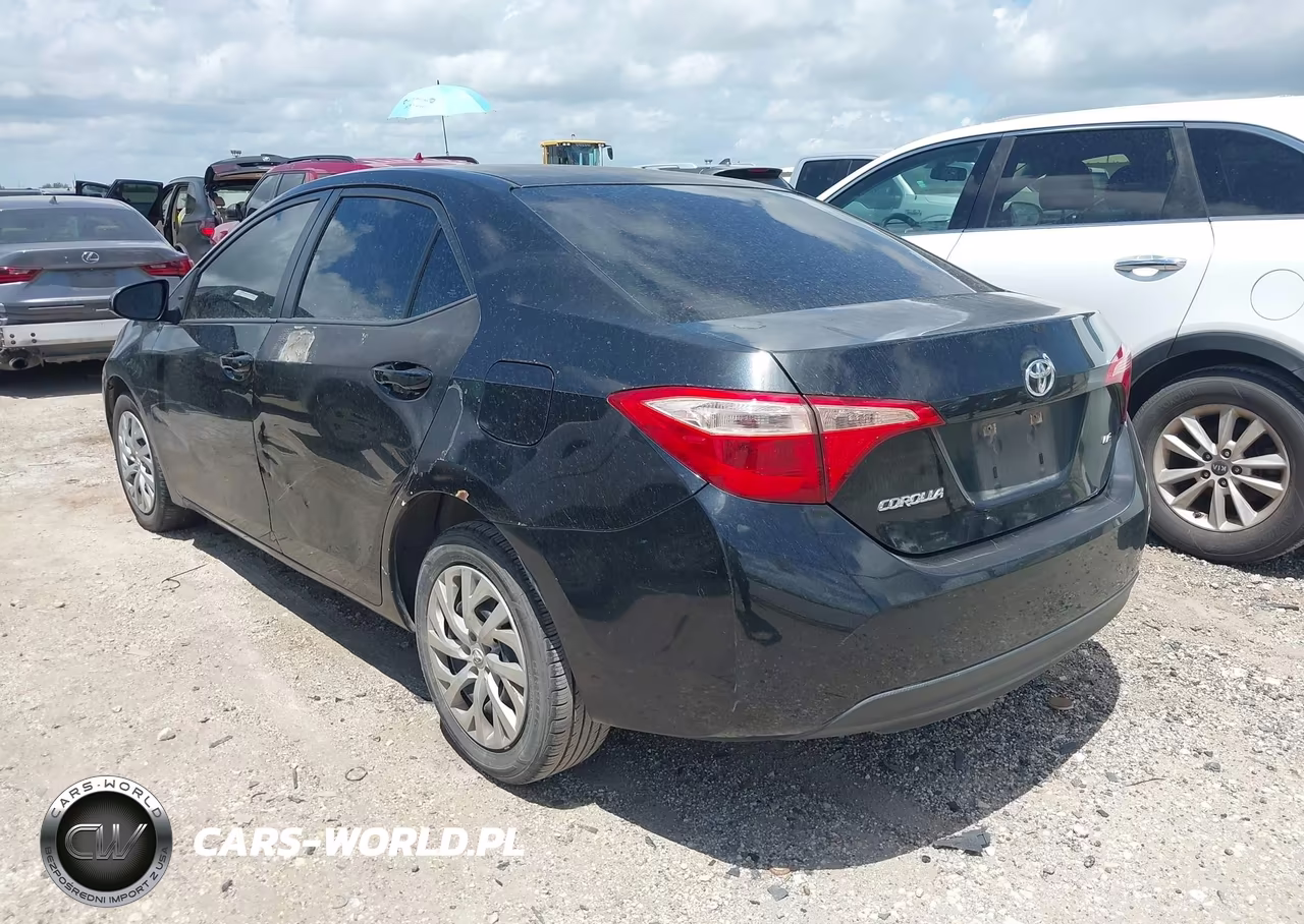 2017 Toyota Corolla Le VIN:5YFBURHE2HP599101 - 3