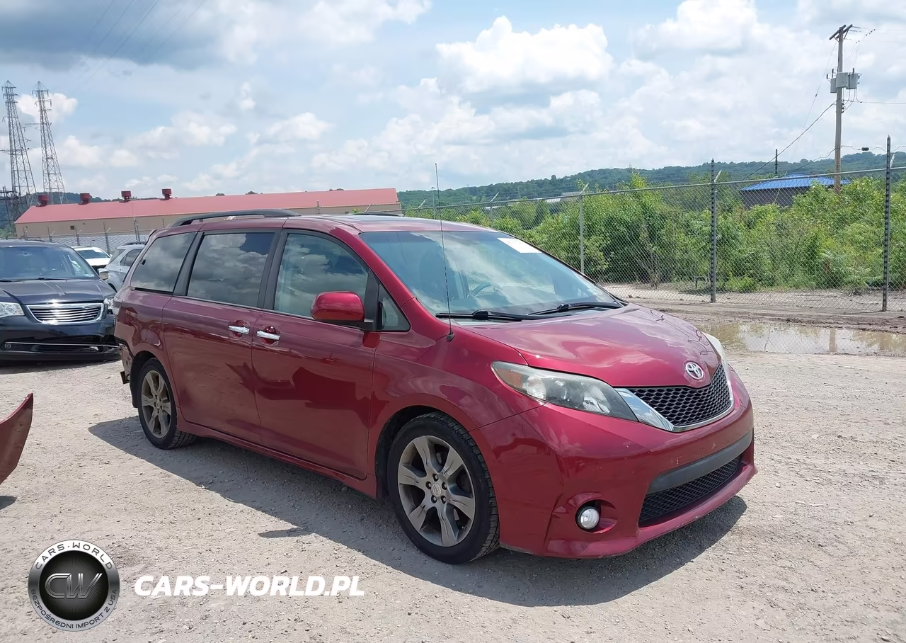 2014 Toyota Sienna Se 8 Passenger – zdjęcie 1 z 17