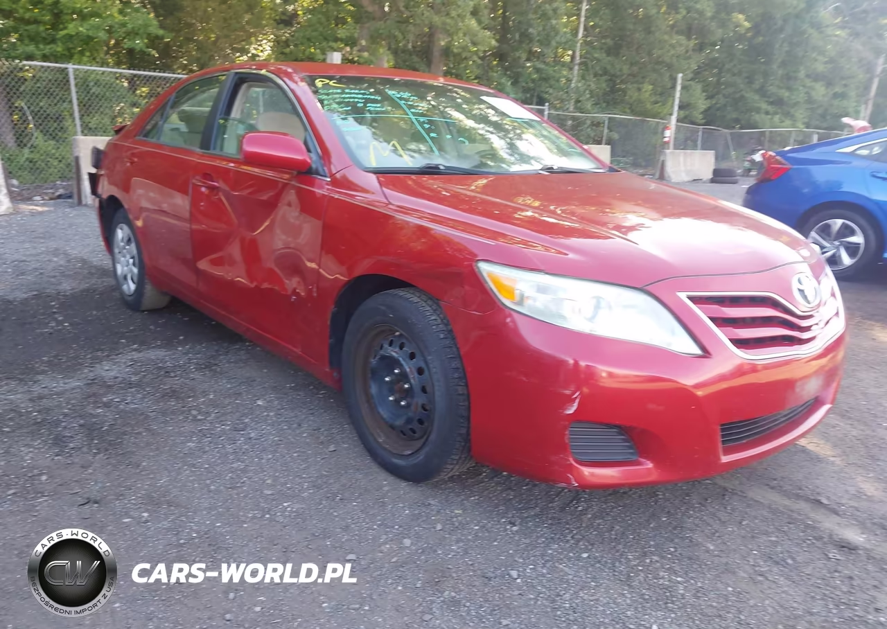 2010 Toyota Camry Le – zdjęcie 1 z 17