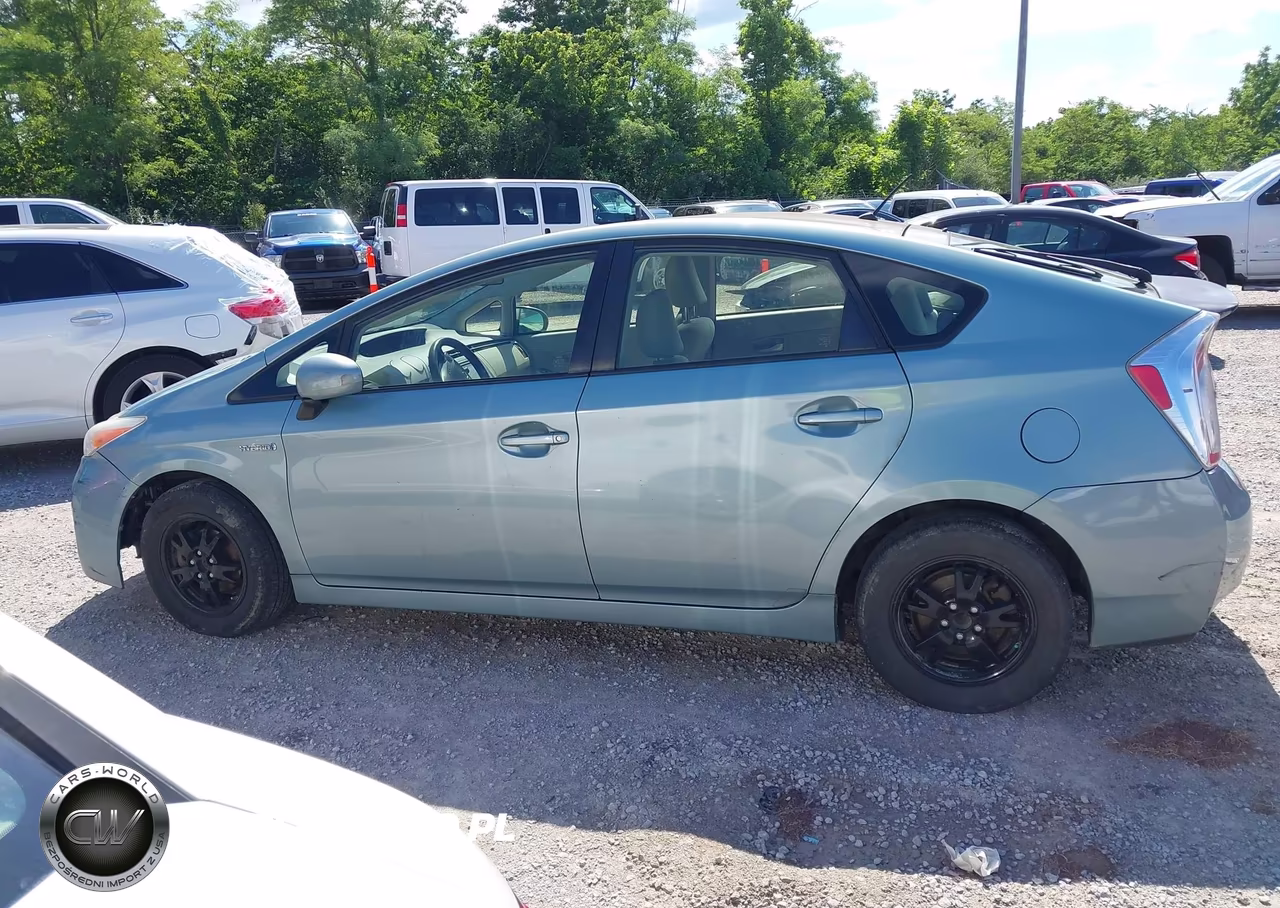 2013 Toyota Prius Two VIN:JTDKN3DUXD5641822 - 14
