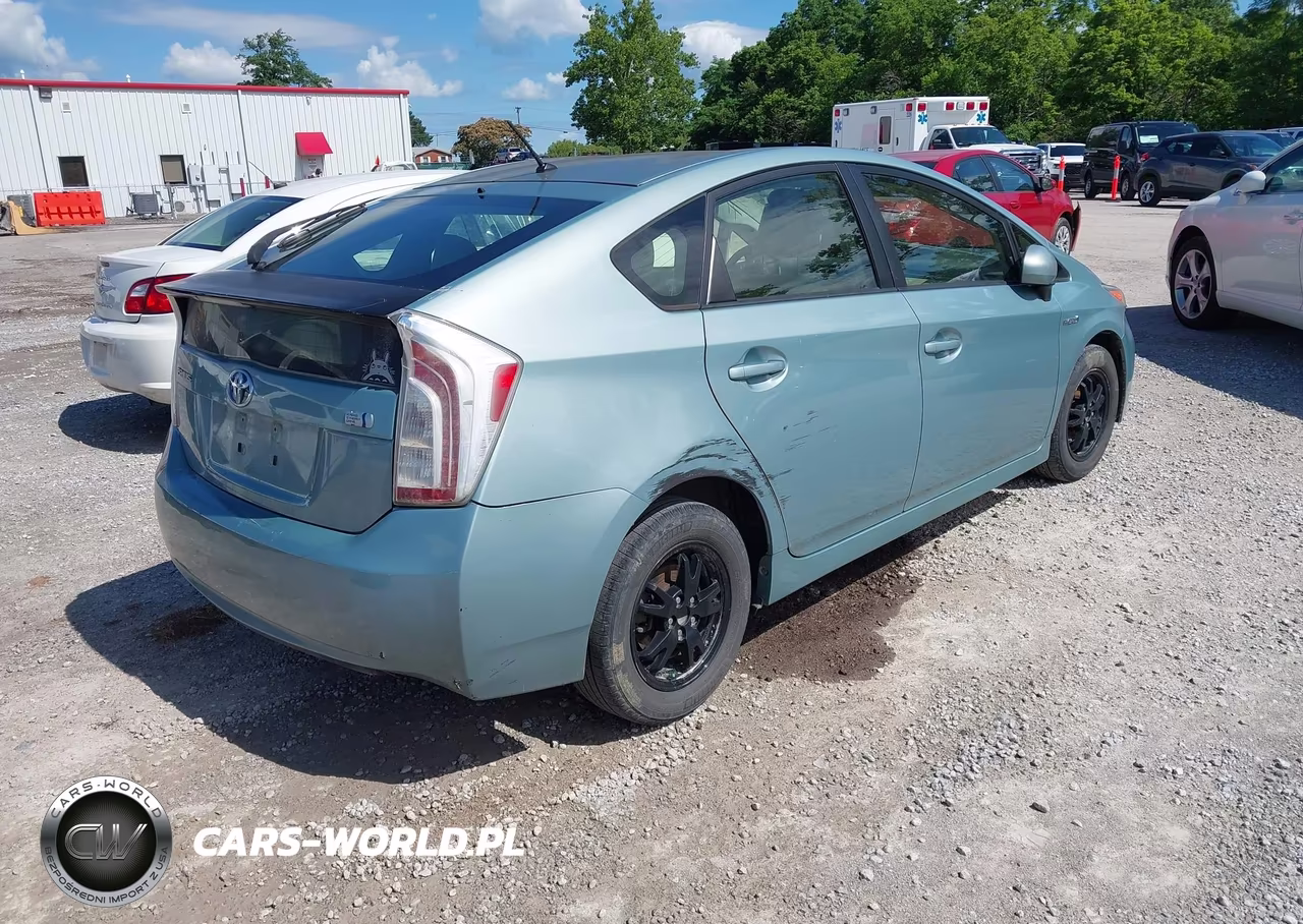 2013 Toyota Prius Two VIN:JTDKN3DUXD5641822 - 4