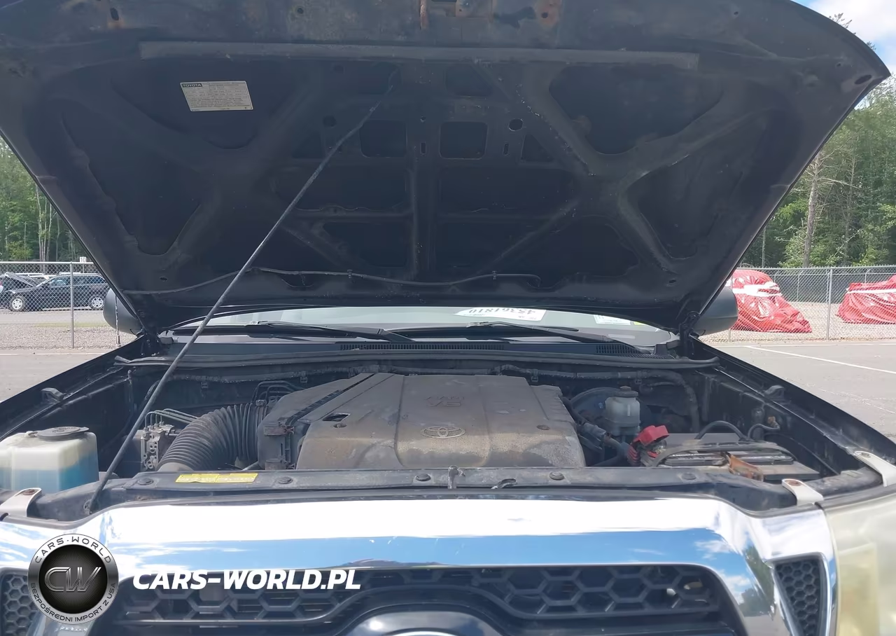 2011 Toyota Tacoma Base V6 VIN:3TMLU4EN1BM066232 - 10
