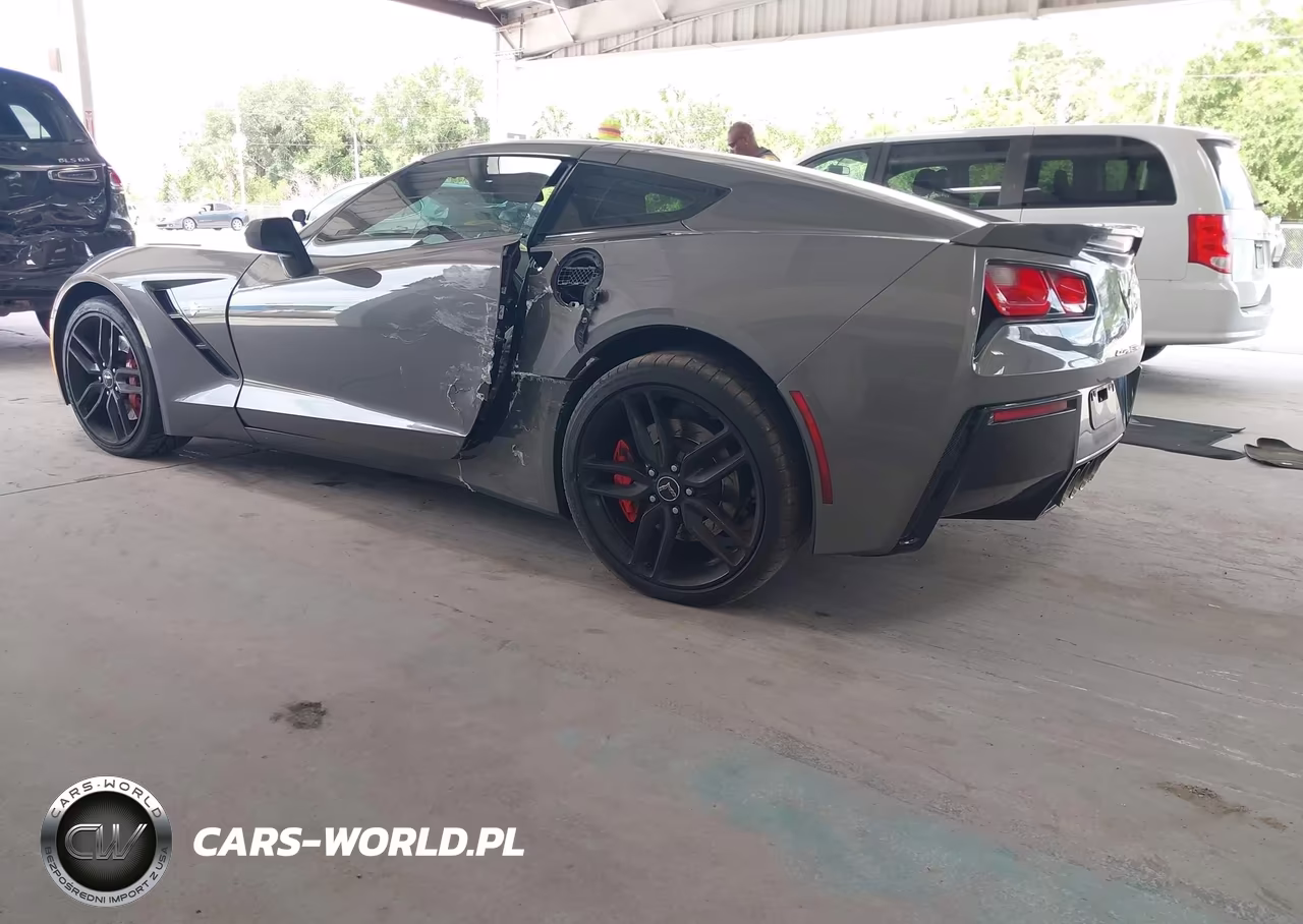 2015 Chevrolet Corvette Stingray Z51 VIN:1G1YK2D75F5102592 - 3