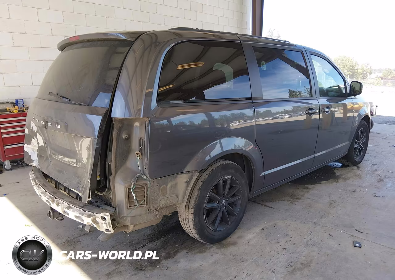 2018 Dodge Grand Caravan Gt VIN:2C4RDGEG8JR281952 - 4