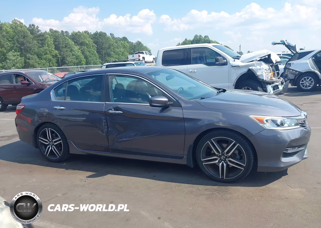 2017 Honda Accord Sport VIN:1HGCR2F58HA030811 - 13