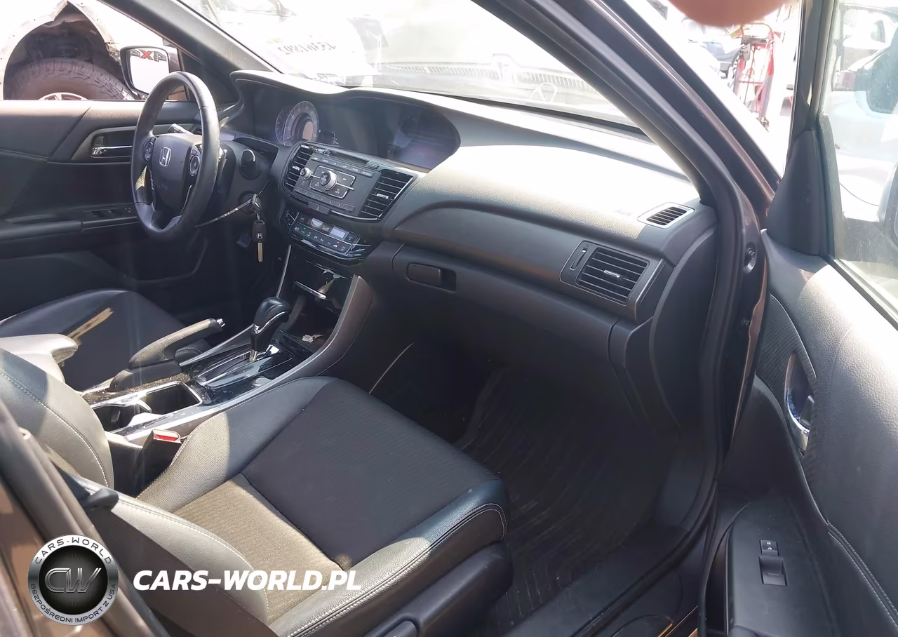 2017 Honda Accord Sport VIN:1HGCR2F58HA030811 - 5