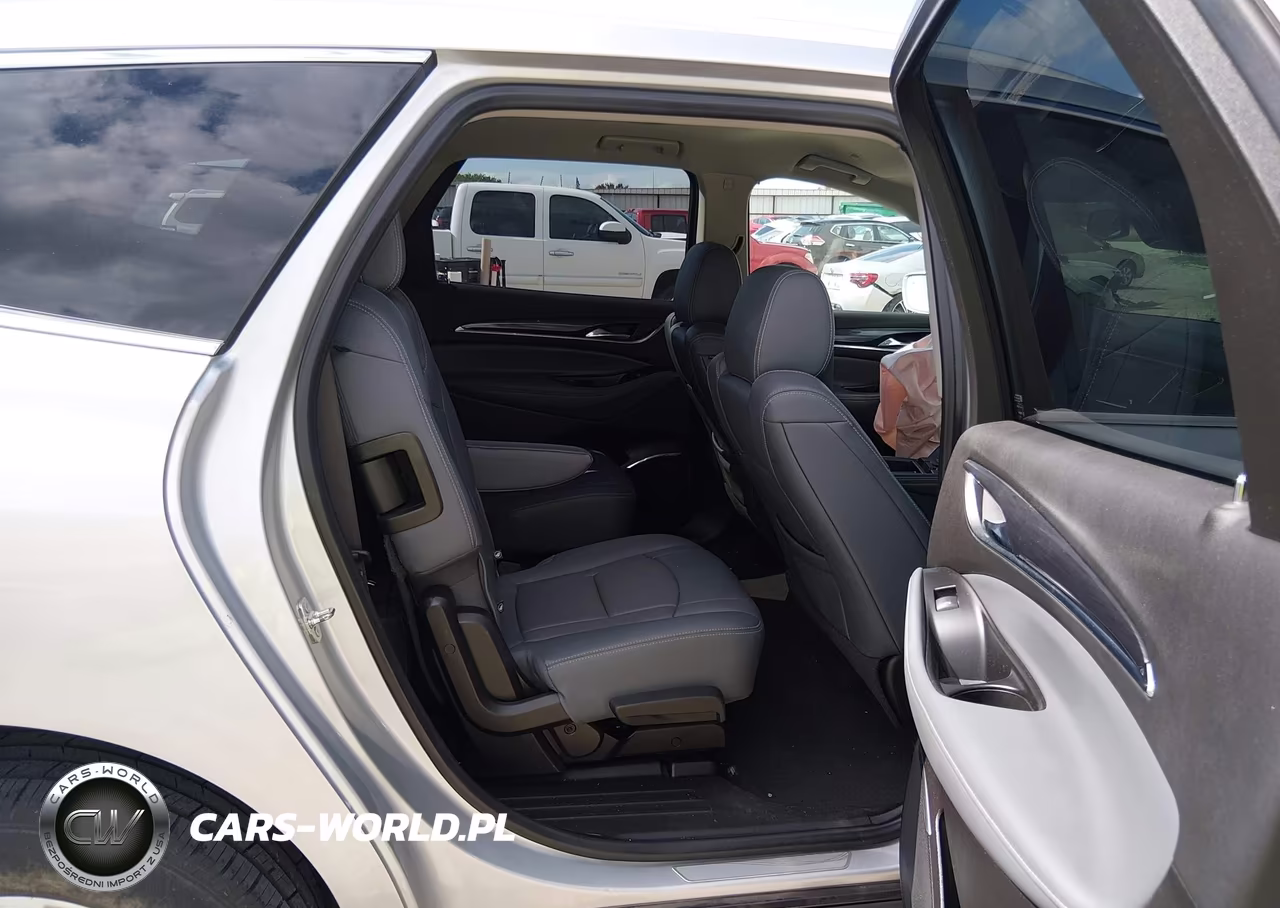 2018 Buick Enclave Essence VIN:5GAERBKW8JJ283429 - 8