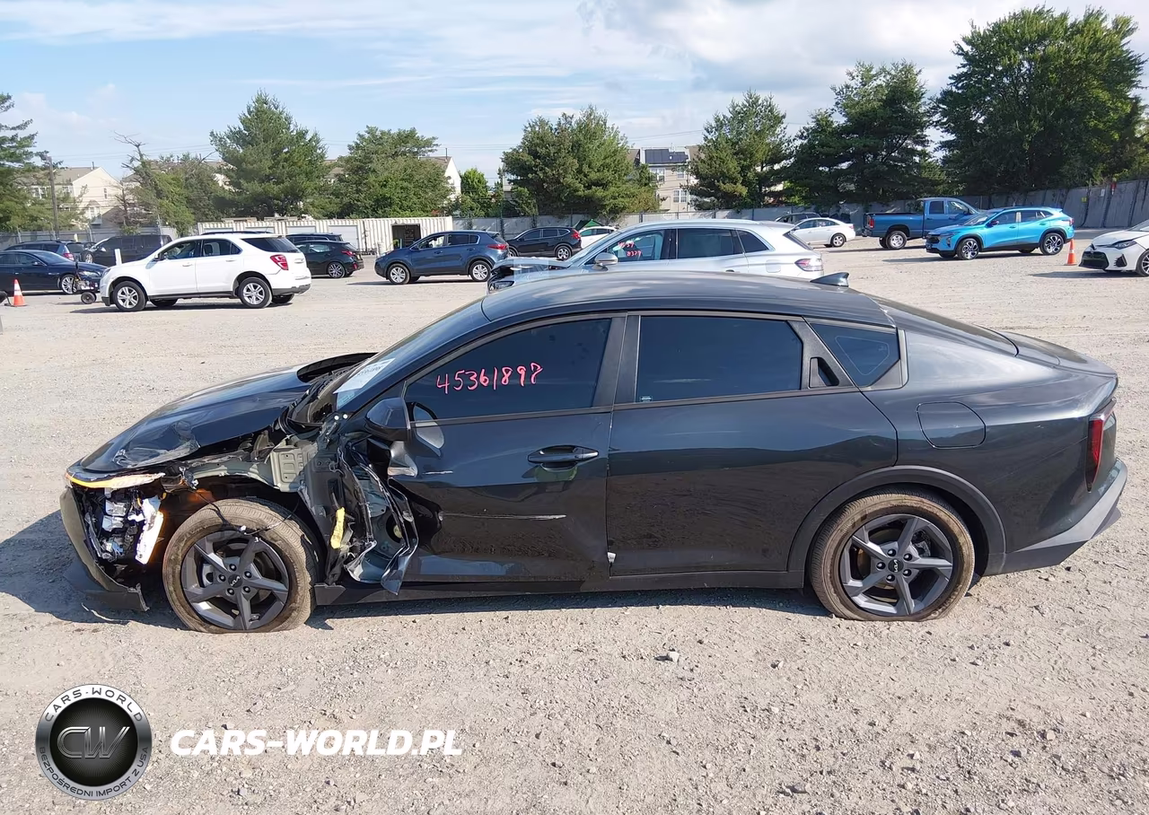 2025 Kia K4 Lxs VIN:3KPFT4DE8SE221144 - 14