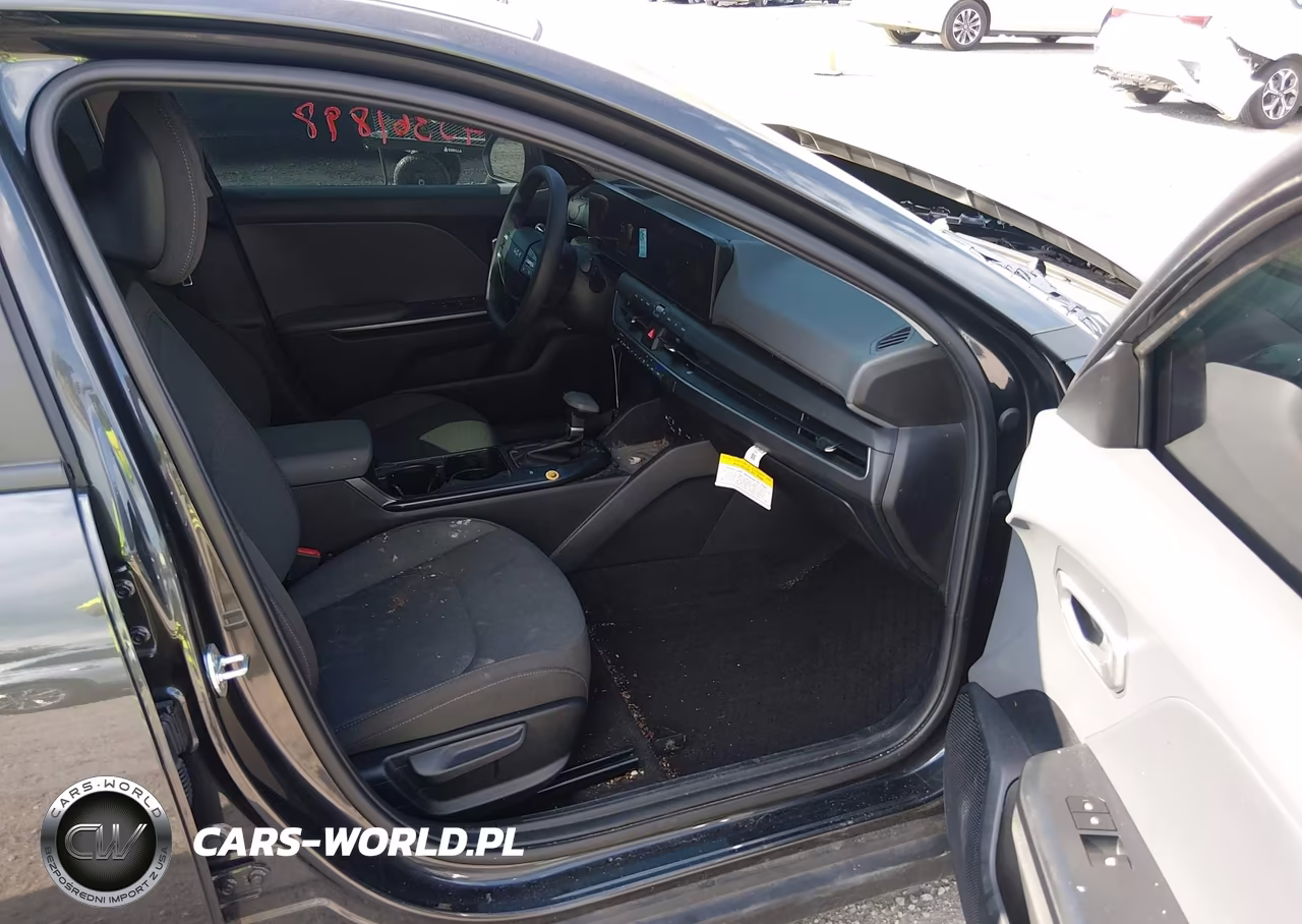 2025 Kia K4 Lxs VIN:3KPFT4DE8SE221144 - 5