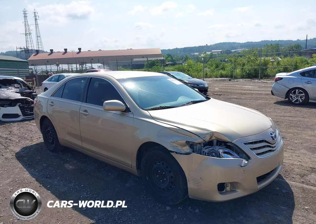 2011 Toyota Camry Le – zdjęcie 1 z 16