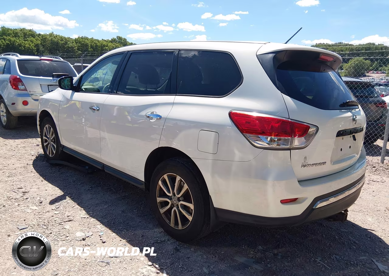 2014 Nissan Pathfinder S VIN:5N1AR2MM5EC710824 - 3