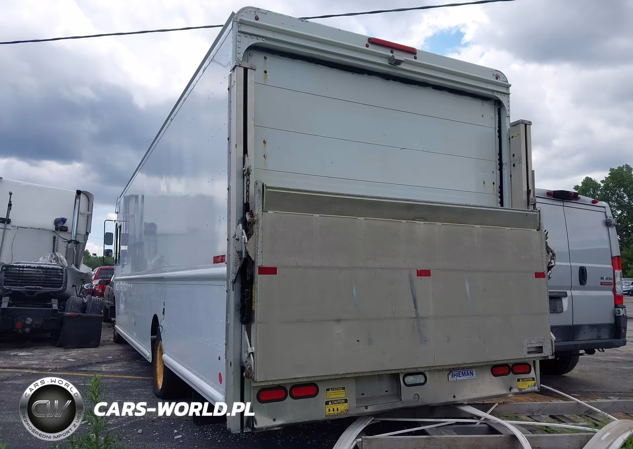 2013 Freightliner Chassis M Line Walk-In Van VIN:4UZAC3DV7DCFF6811 - 3