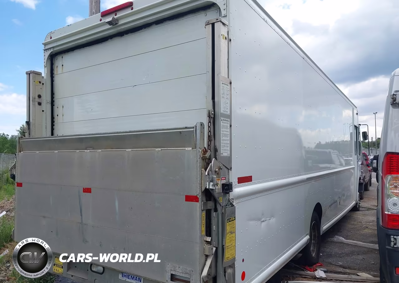 2013 Freightliner Chassis M Line Walk-In Van VIN:4UZAC3DV7DCFF6811 - 4