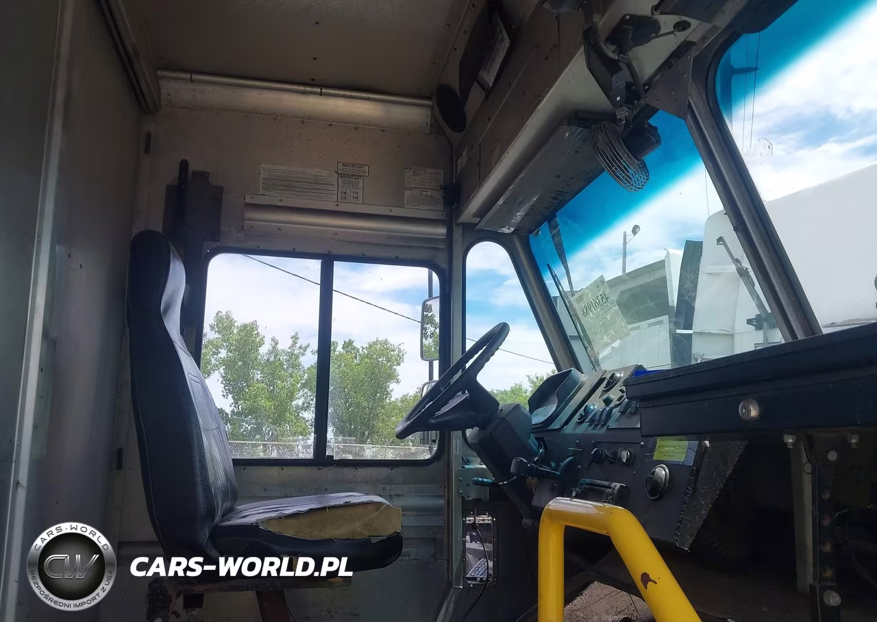 2013 Freightliner Chassis M Line Walk-In Van VIN:4UZAC3DV7DCFF6811 - 7