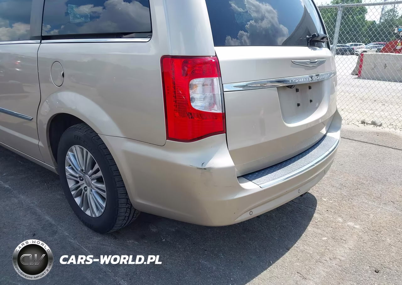 2013 Chrysler Town & Country Touring-L VIN:2C4RC1CG1DR663215 - 13
