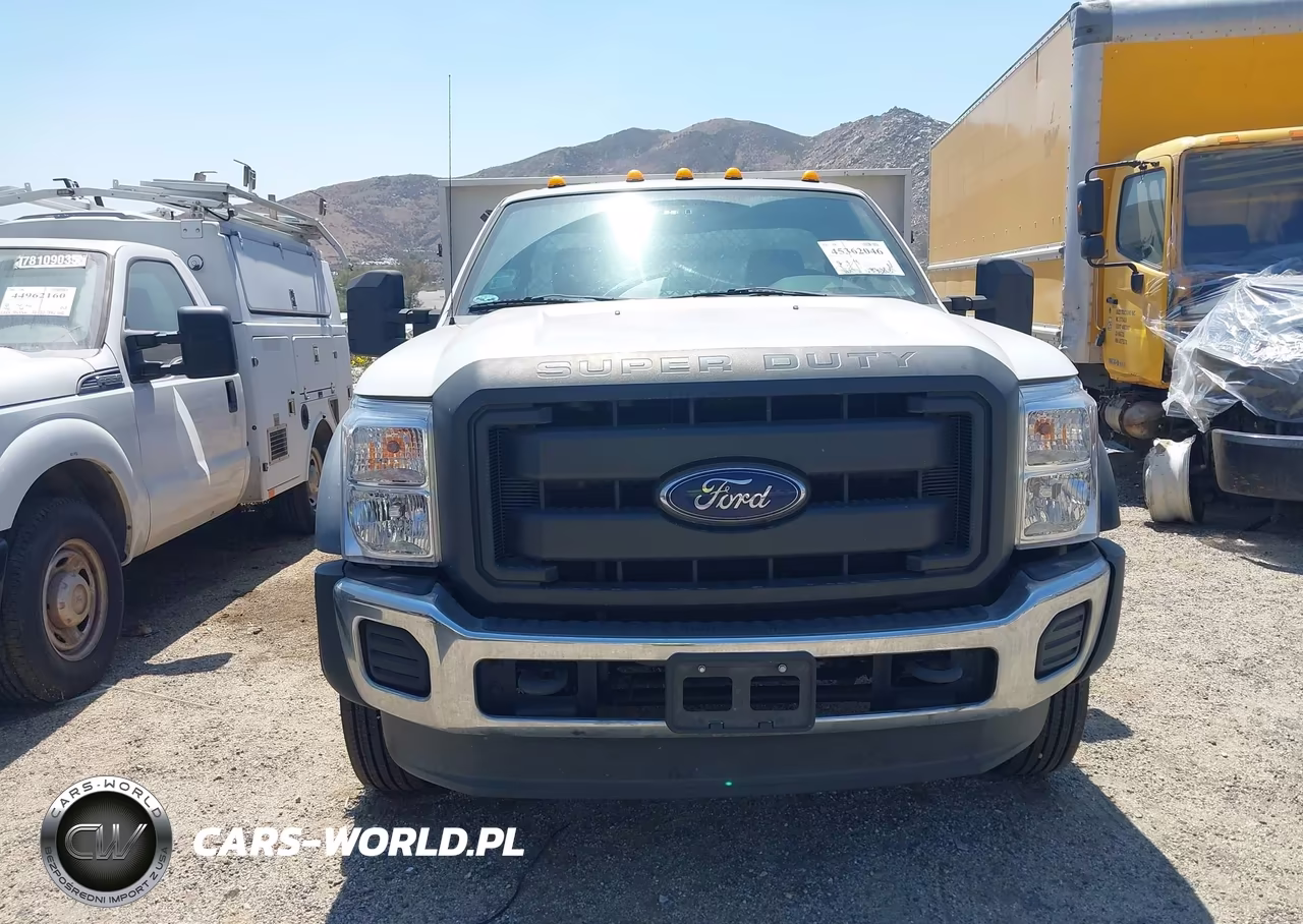 2015 Ford F-550 Chassis Xl VIN:1FDUF5GT2FED41825 - 13
