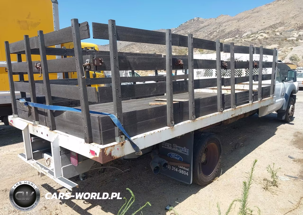 2015 Ford F-550 Chassis Xl VIN:1FDUF5GT2FED41825 - 4