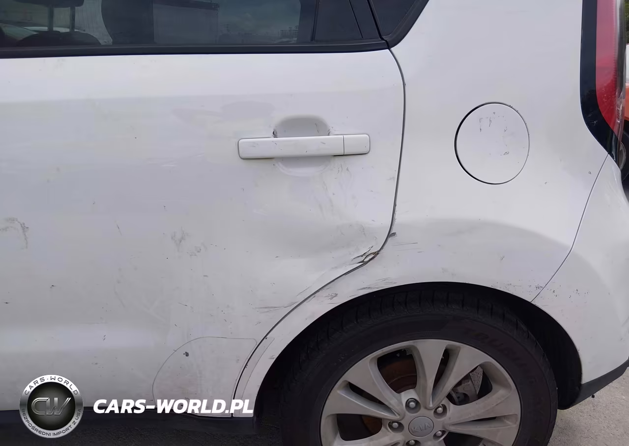 2015 Kia Soul + VIN:KNDJP3A55F7142887 - 6