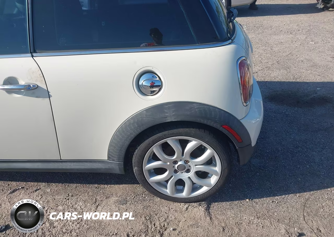 2010 Mini Cooper S VIN:WMWMF7C59ATZ70250 - 12