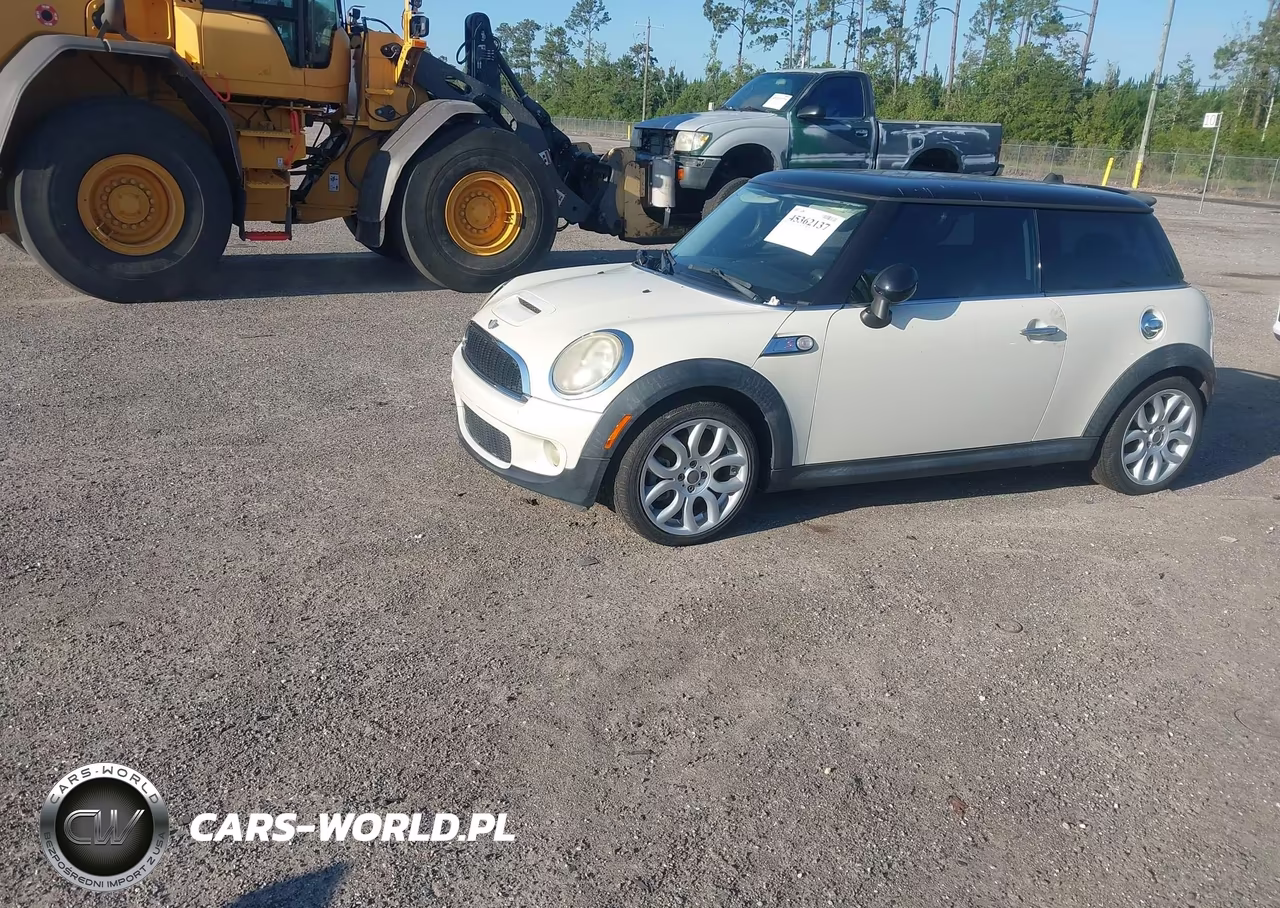 2010 Mini Cooper S VIN:WMWMF7C59ATZ70250 - 2